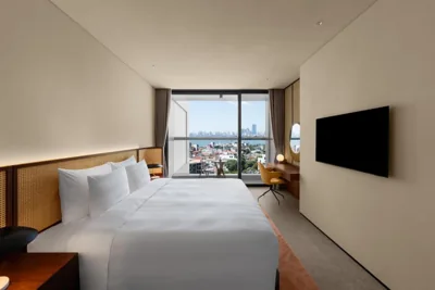 Camera Matrimoniale Superior con Vista Lago — L7 WEST LAKE HANOI by LOTTE HOTELS
